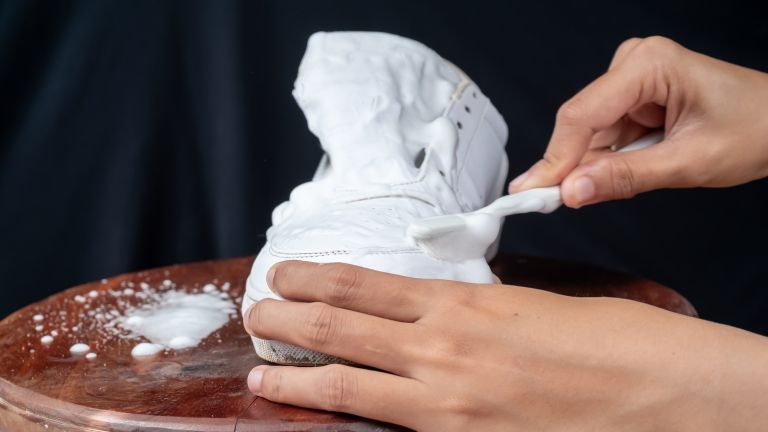 bele-superge, ciscenje-superg