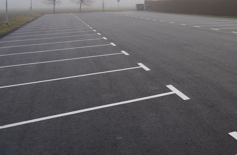 petanjci, parkirišče, pokopališče