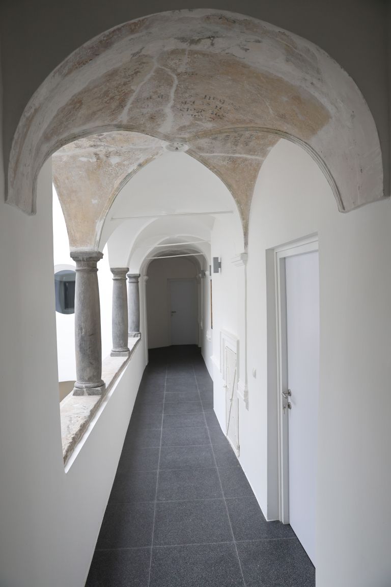 hodnik s fresko-pl.JPG