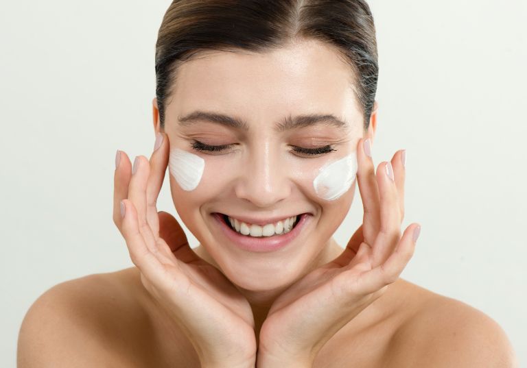 krema, nanos, ženska