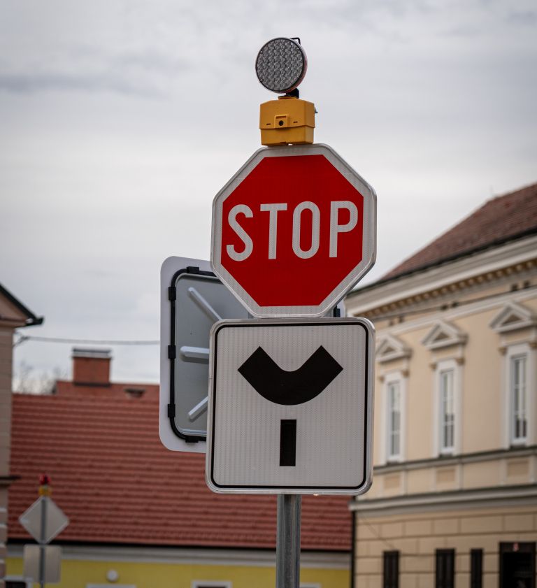 ljutomer, križišče, sprememba-prometnega-režima, stop-znak, promet