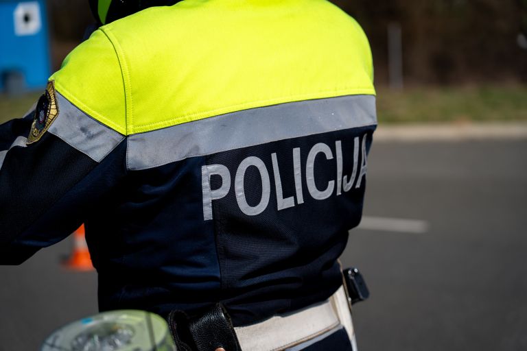 policija, simbolična, policijski-avto