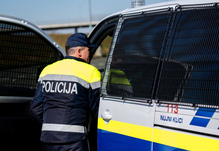 policija, simbolična, policijski-avto