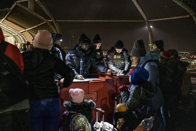 mejna kontrola profimedia-0957666026.jpg