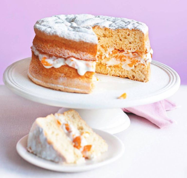 Biskvitna torta z mandarinami