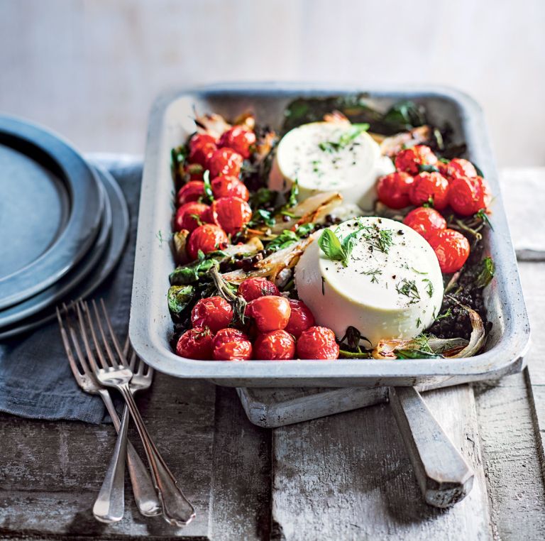 Rikota z lečo in pečenimi češnjevci