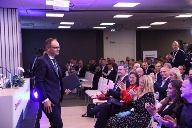 anze logar kongres Primoz Lavre.jpg