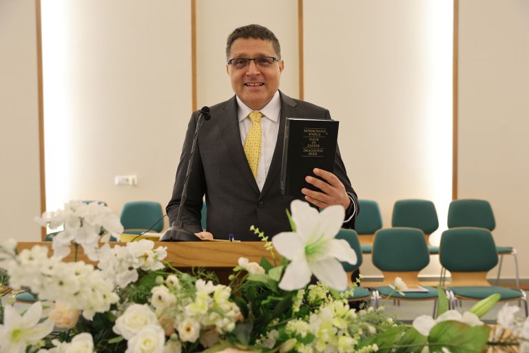 SVEN vodja mormonov ljublja -pl.JPG