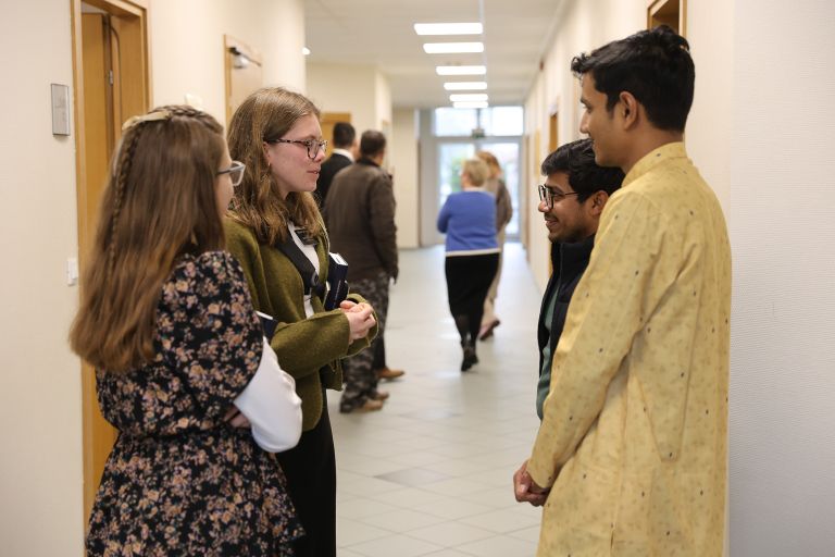 misjonarki pogovor z banglades-pl.JPG