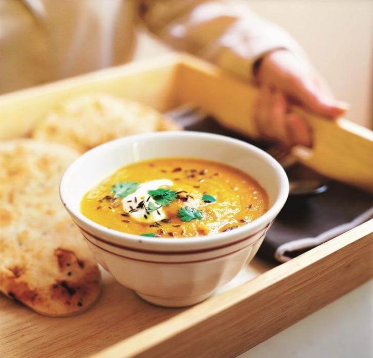 Korenčkova juha z rdečo lečo