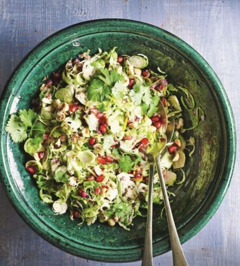 Solata iz ohrovta s citrusi in granatnim jabolkom