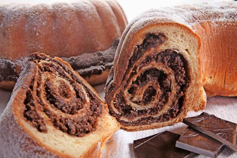 cokoladna potica z mandlji