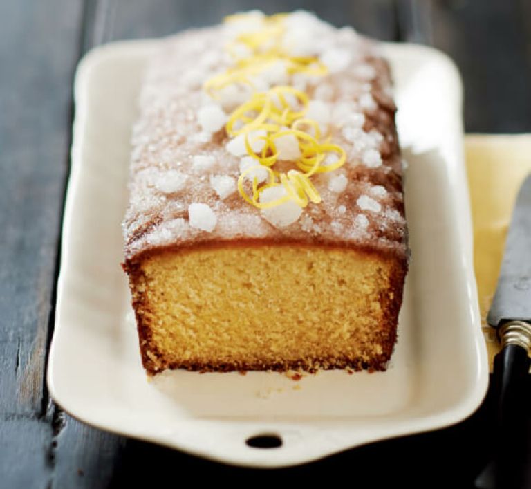 Krasen limonov kolač s sladkornim oblivom