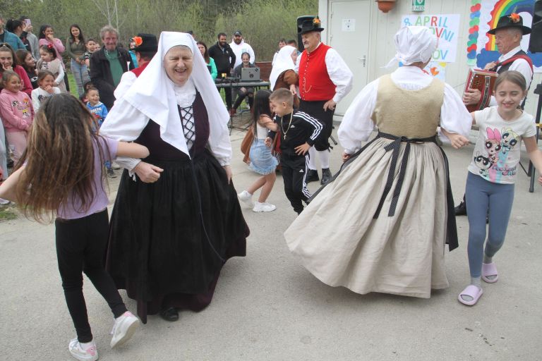 svetovni-dan-romov, vejar