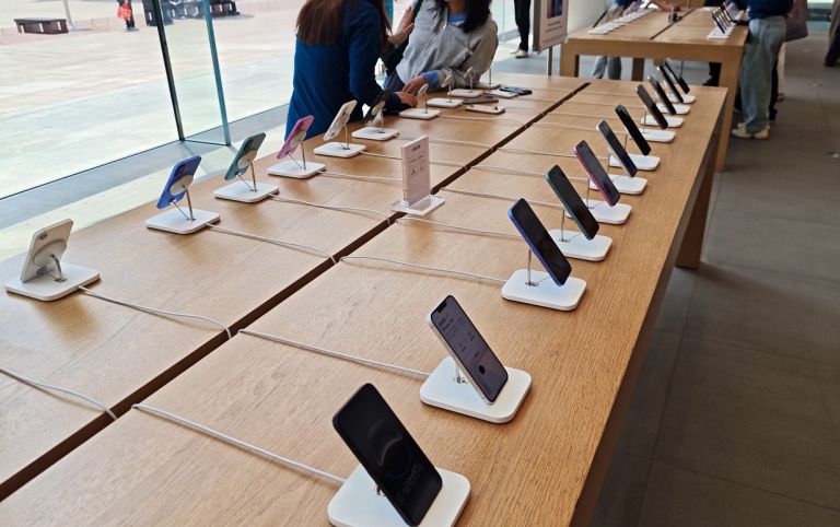 iphone.jpg