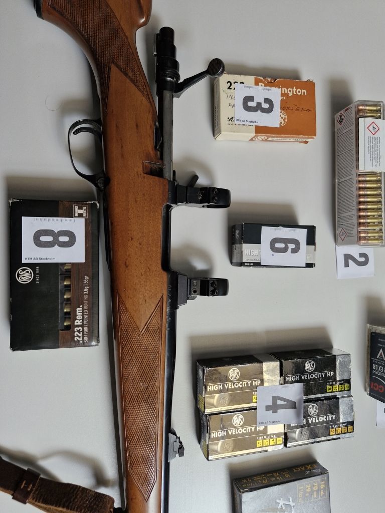 Zasežena puška1 in strelivo.jpg