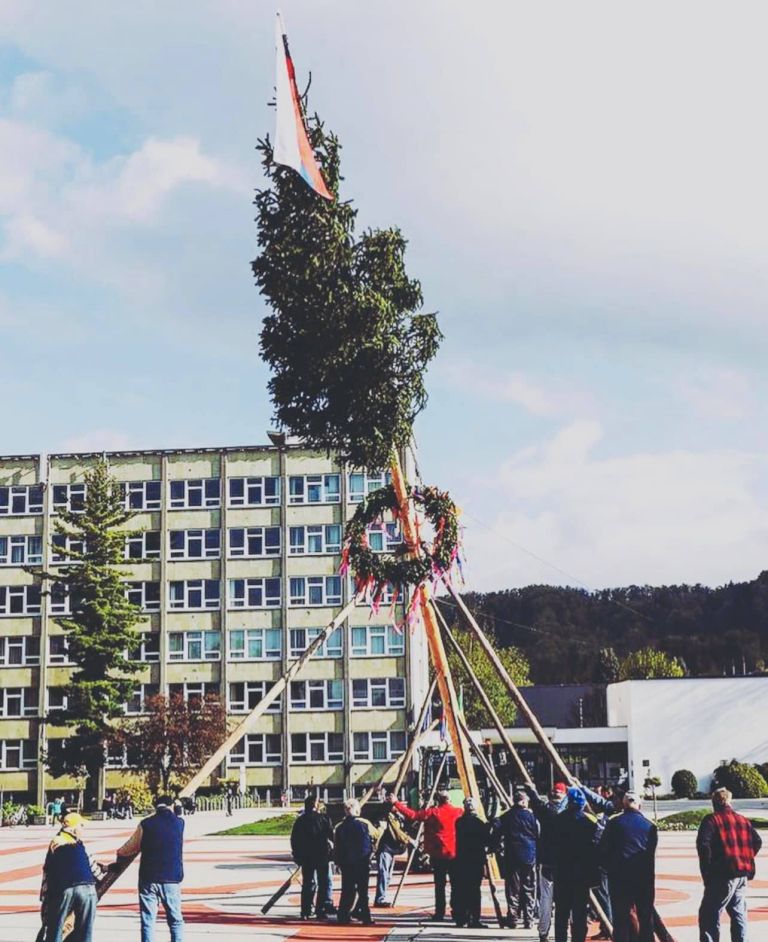 Postavljanje mlaja - staro.jpg