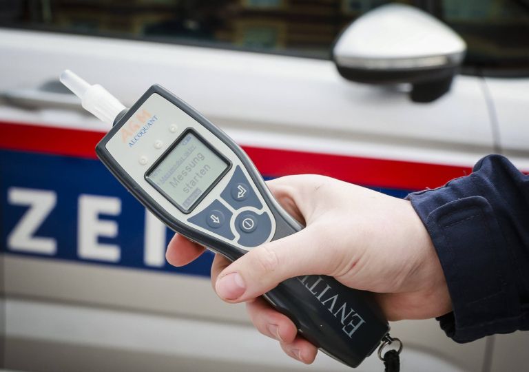 alkotest, avstrijska policija.jpg