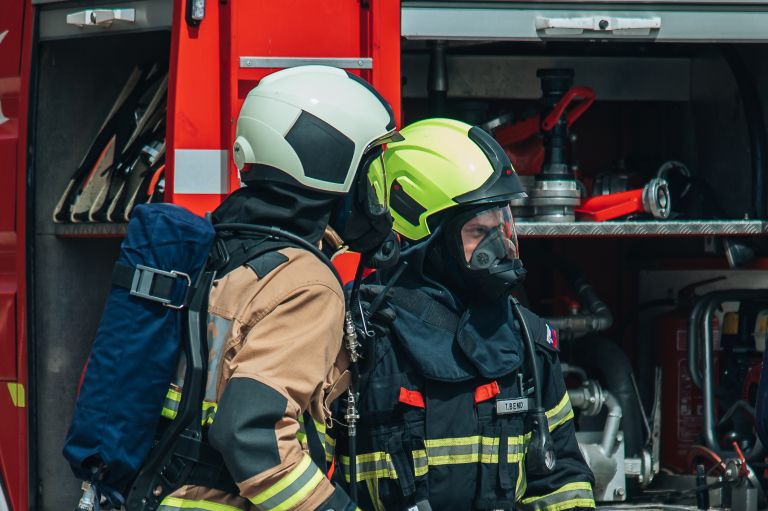 simbolična, gasilci, gasilec, prvi-posredovalci, gasilski-avto