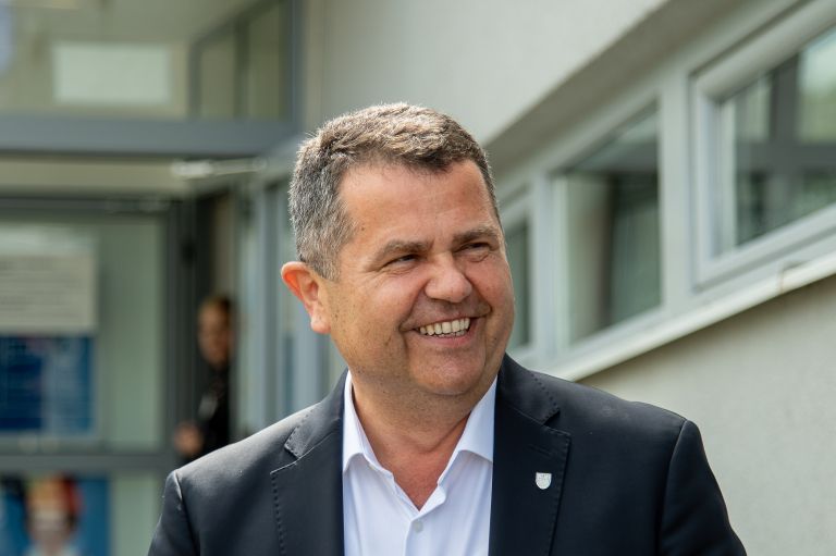 temeljni-kamen-lek-lendava, sandoz, laboratorij-kontrolo-kakovosti-zdravil, janez-magyar