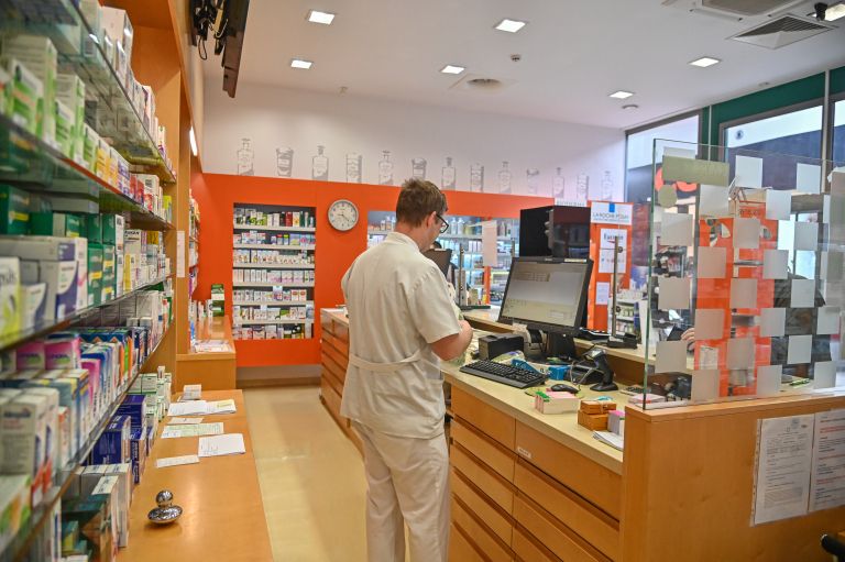 lekarna, zdravila