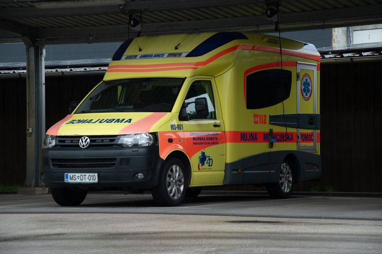 simbolična, rešilec, reševalno-vozilo, zdms, reševalci