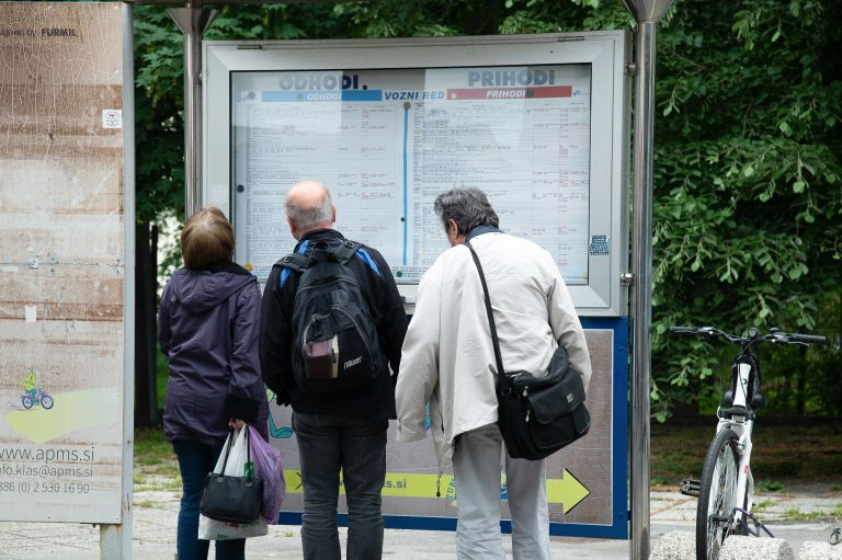 simbolična, avtobusna-postaja-murska-sobota, avtobusni-promet, peron, vozni-red