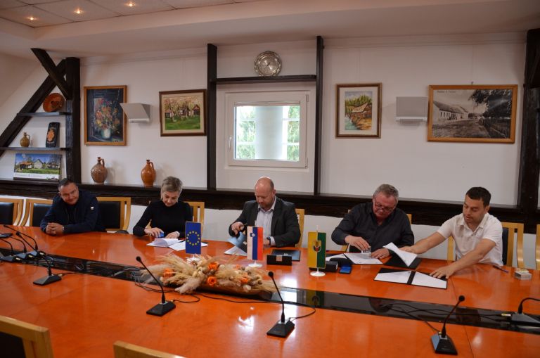 kanalizacija, vaneca, podpis-pogodbe, obcina-puconci