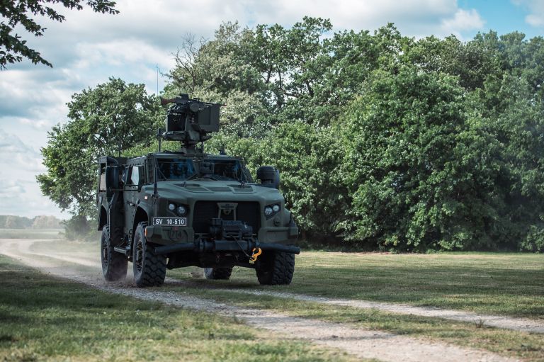 simbolična, slovenska-vojska, vojaki, esd, enota-za-specialno-delovanje, specialna, oklepno-vozilo