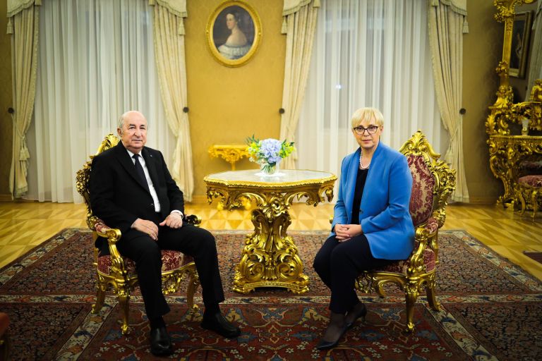 UV4 fotografija-predsednikov-Grad-Brdo.jpg