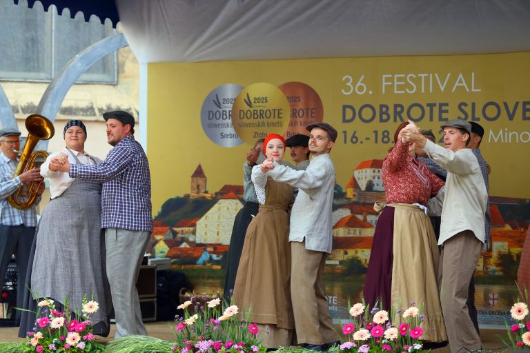 cg_folkfest_1.jpg