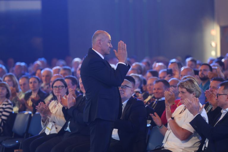 janez jansa kongres sds 2025 pl.jpg
