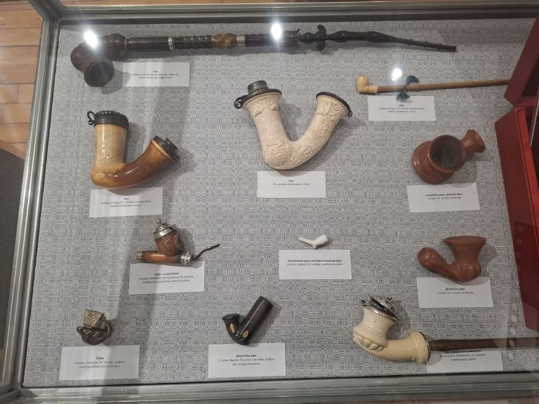 vonj-po-tobaku, ljutomer, splošna-knjižnica-ljutomer, razstava