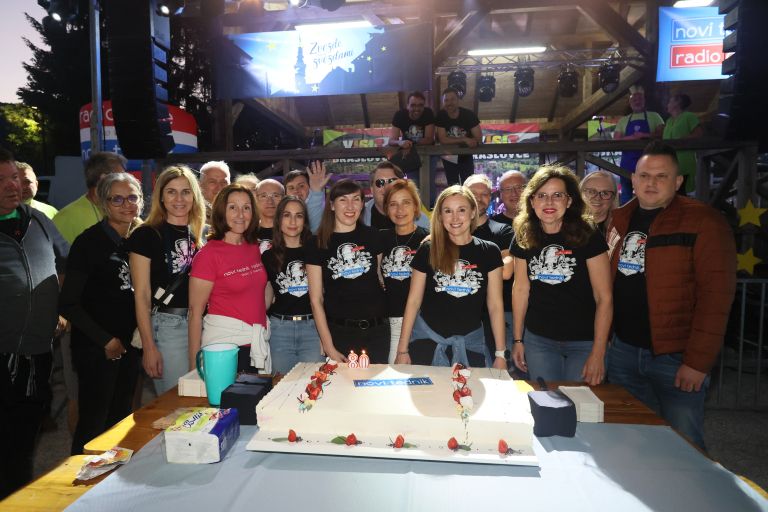 zvezde-med-zvezdami, braslovce, prireditev, novi-tednik, radio-celje