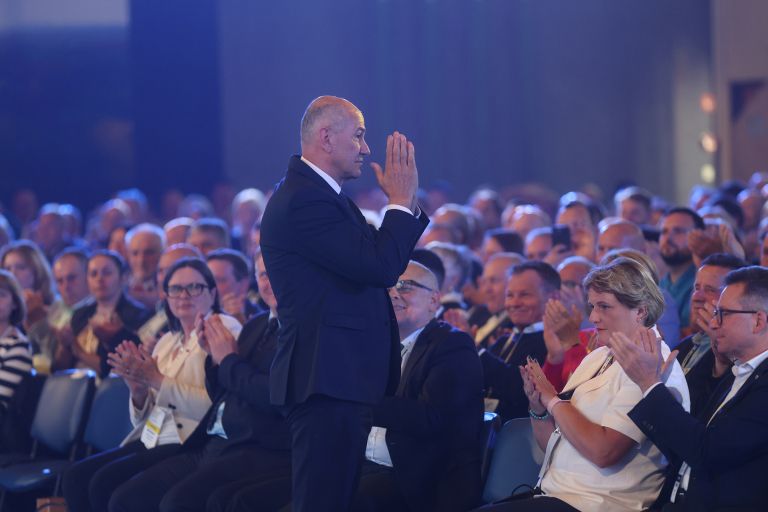 janez jansa zahvala Primoz Lavre.JPG