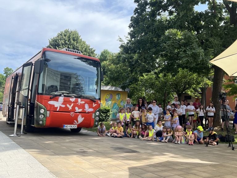 bibliobus, pišk, pokrajinska in študijska knjižnica murska sobota