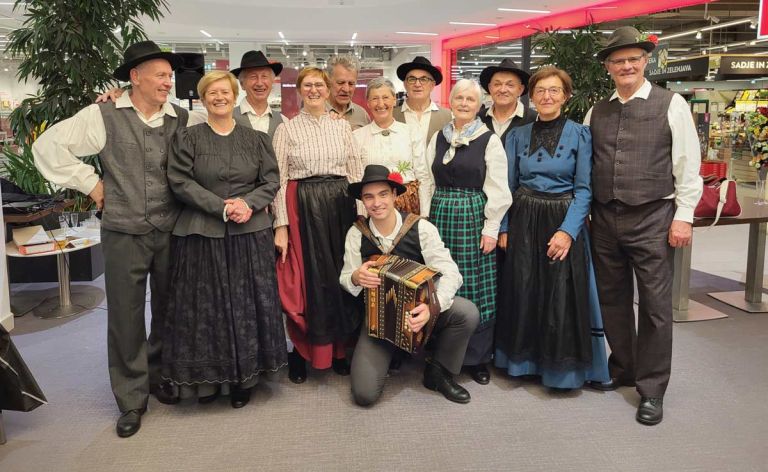 Folklorna-skupina-Oštarija---Bočna.jpg