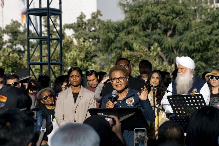 4 bass profimedia-1009770103.jpg