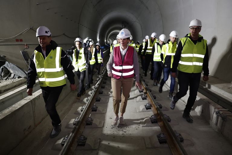 alenka bratusek-drugi tir-bobo.jpg