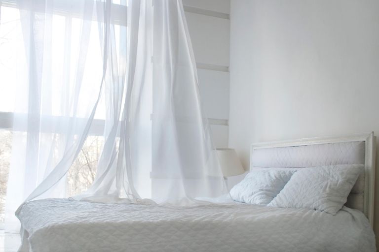 okno, prepih, spanje