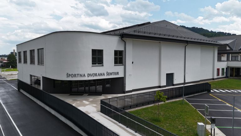 Telovadnica Hruševec.JPG