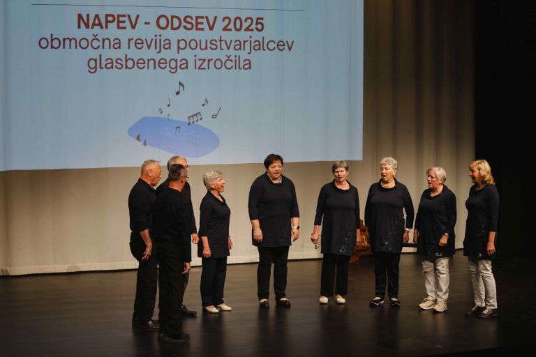 napev-odsev, obmocna-revija-2025