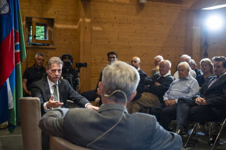 golob kucan-UKOM-STA.jpg