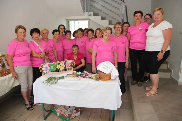 drustvo-podezelskih-zena-mirna-pec, 25-let