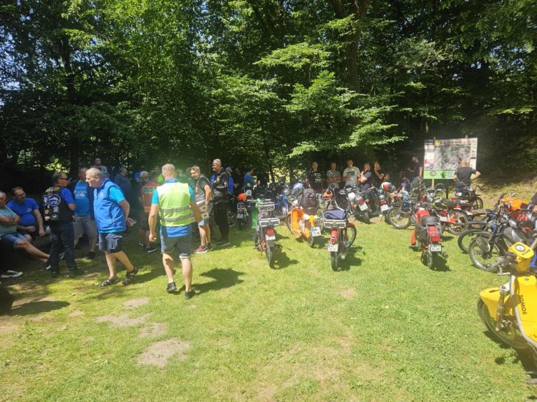 večeslavci, tomos-riders-goričko, mopedi, srečanje-2025
