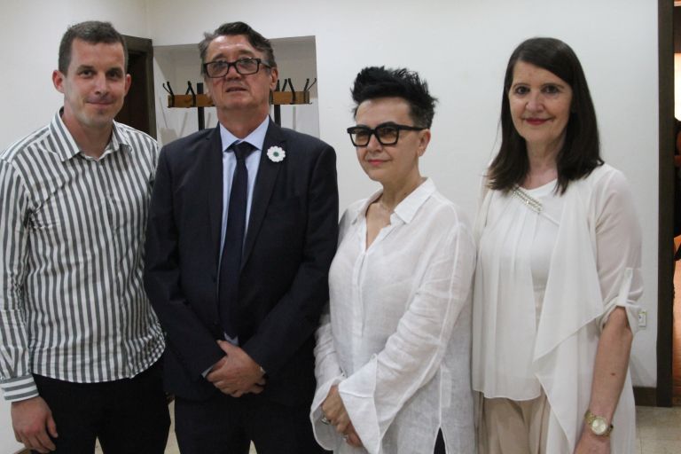 srce-teme, srebrenica, razstava-v-jakcevem-domu-dolenjskega-muzeja