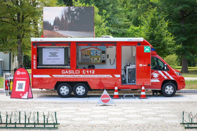 Preventivno gasilsko vozilo_Art kamp 1.jpeg