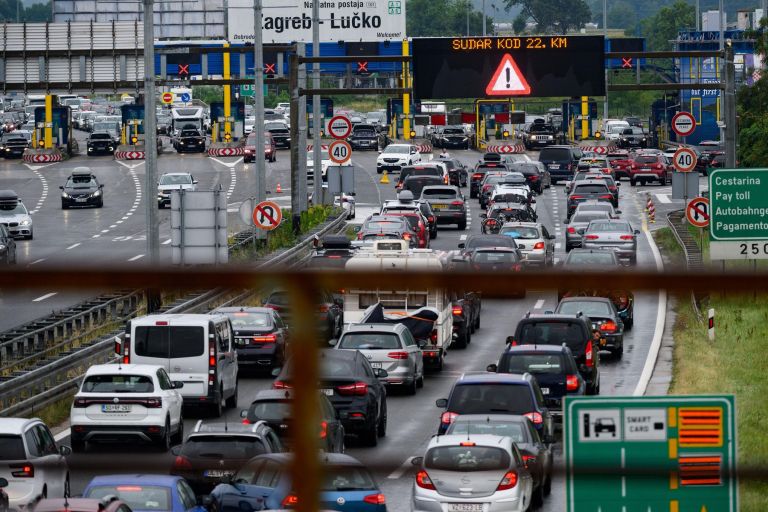 kolona gneča zagreb lučko.jpg