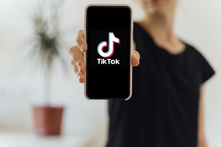 Tik Tok, družbena omrežja