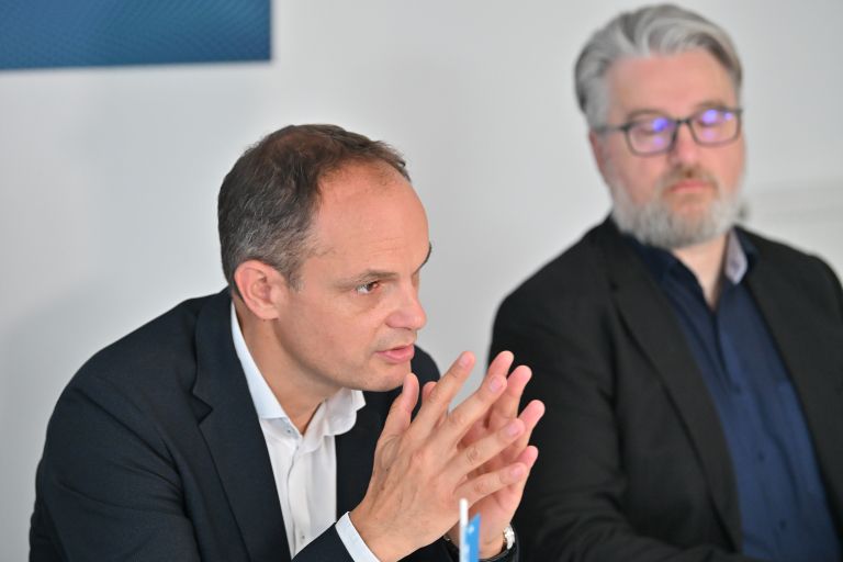 Demokrati, konkretno, anže logar, janez demšar